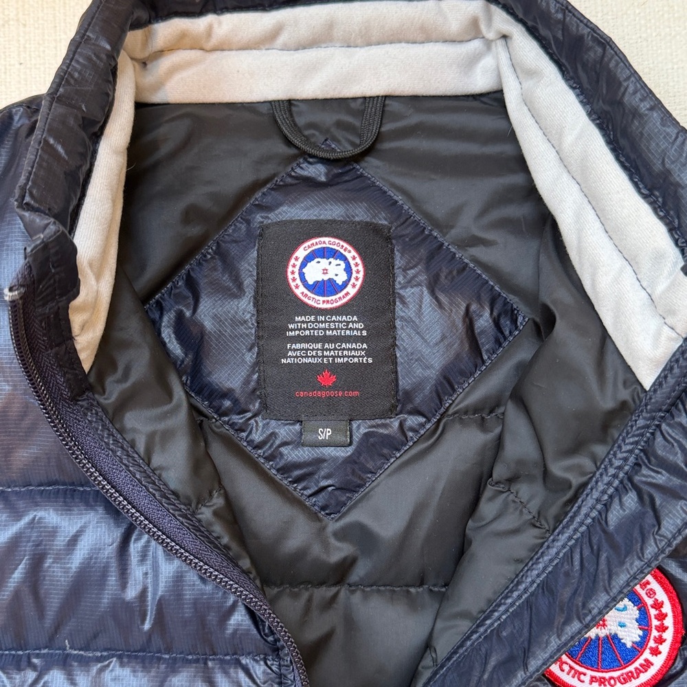 Canada Goose Black Vest - Picture 5 of 8
